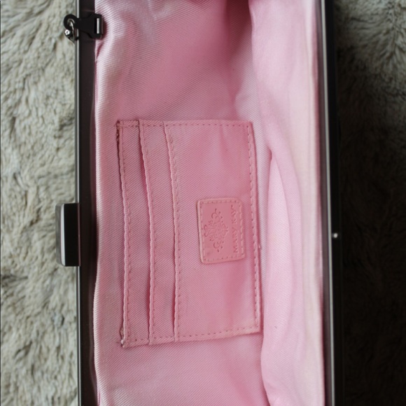 Black crushed velvet clutch from Mary Kay - Picture 4 of 8